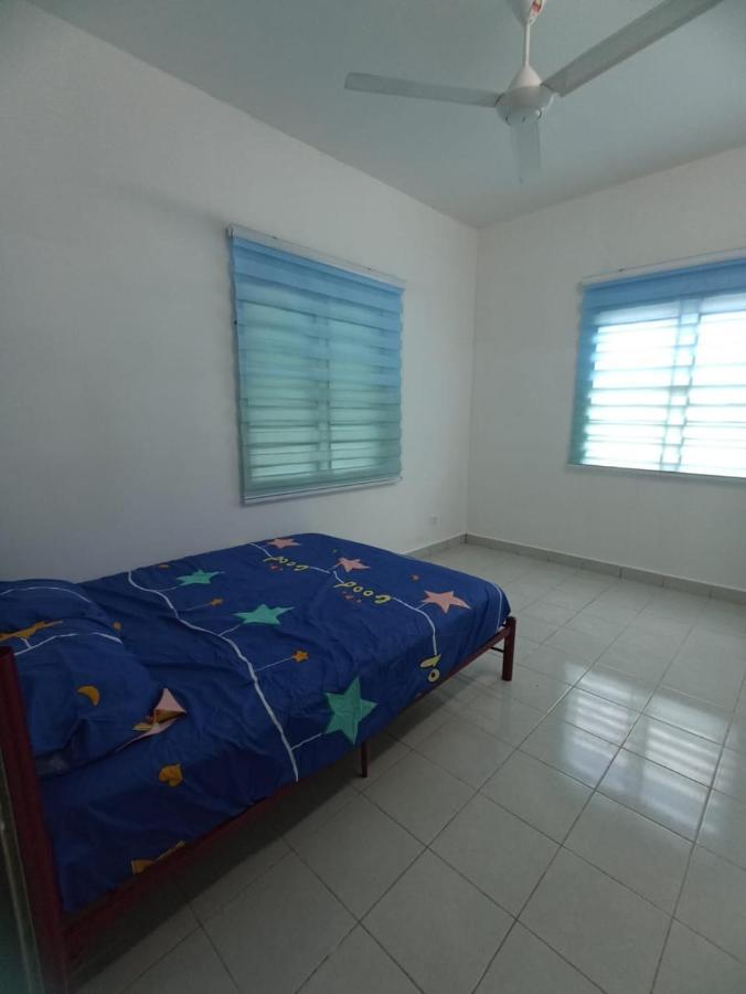 Aisya Homestay Bajet Karak Setia Buitenkant foto