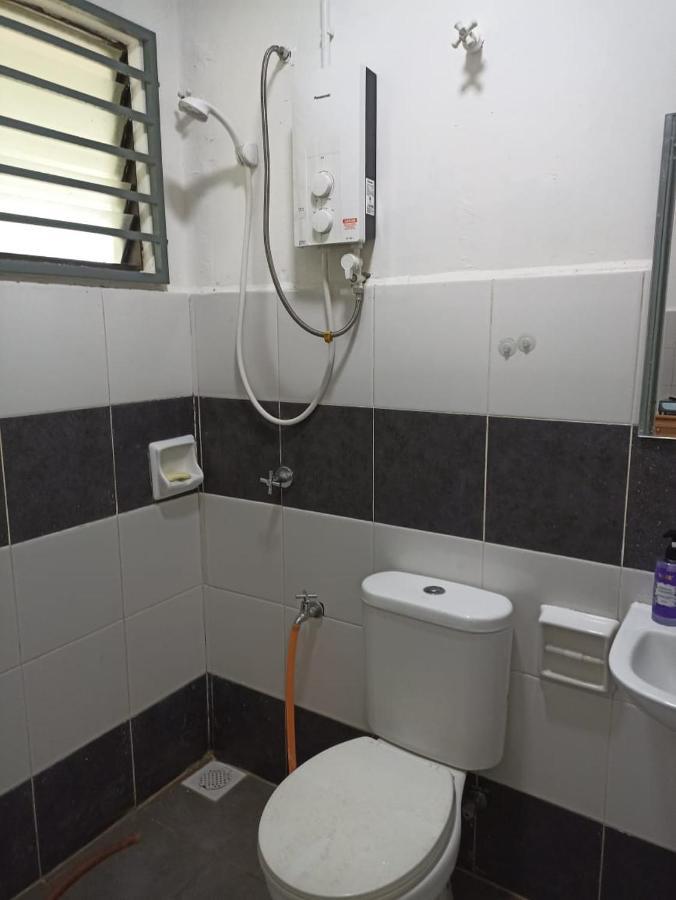 Aisya Homestay Bajet Karak Setia Buitenkant foto